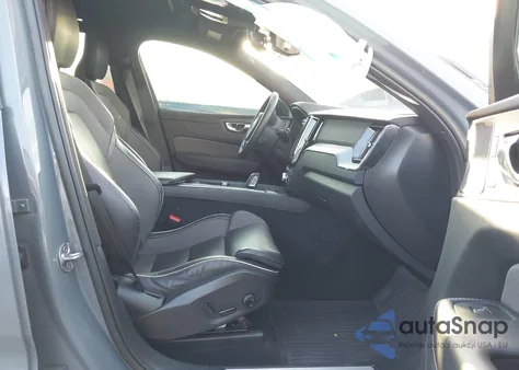 2022 Volvo Xc60 B5 R-Design z USA, uszkodzony, nr VIN YV4L12DM5N1082292